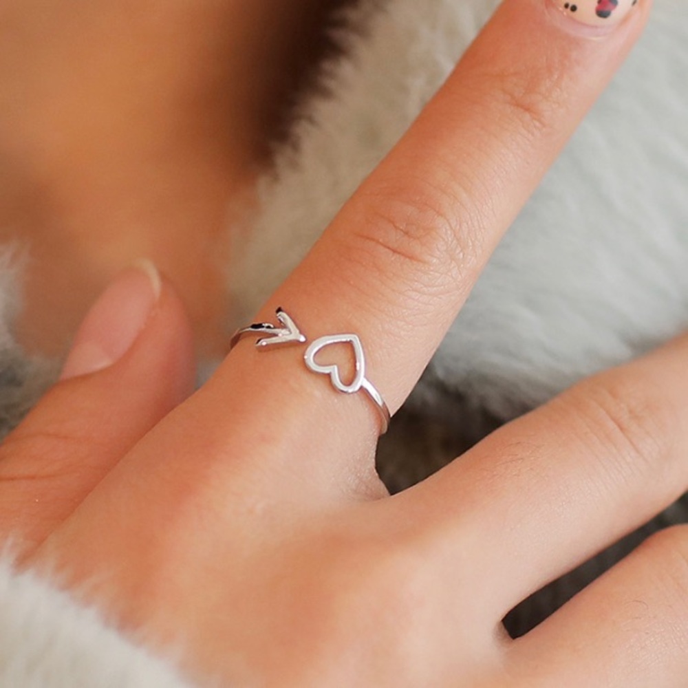 NWT🎉 Arrow Heart Open Ring